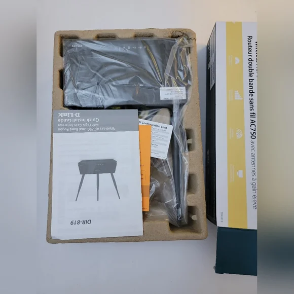 Wireless AC750 Dual Band Router - DIR-819 - Picture 6 of 11